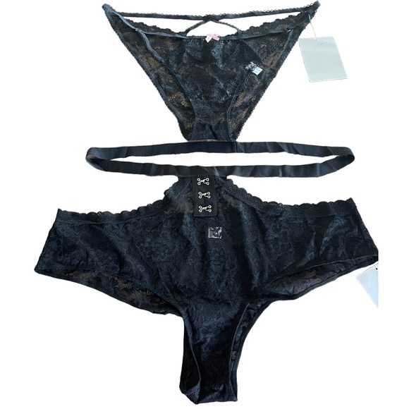 Bundle of 2 Brandnew adore me Black laced thongs - Picture 2 of 3